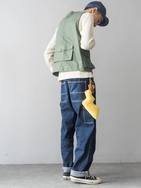 「アイテム（おもちゃ、イエロー系）」を使った、陈百万さん（メンズ・175cm）の秋コーディネート