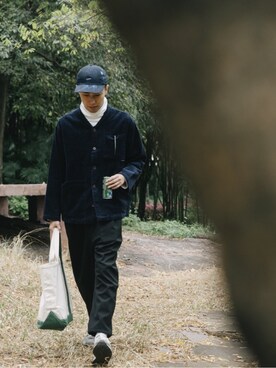 「国潮」｜「アイテム（ノーカラージャケット）」を使った、陈百万さん（メンズ・173cm）の秋コーディネート
