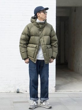 「通勤穿搭」｜「アイテム（ダウンジャケット/コート）」を使った、陈百万さん（メンズ・173cm）の冬コーディネート