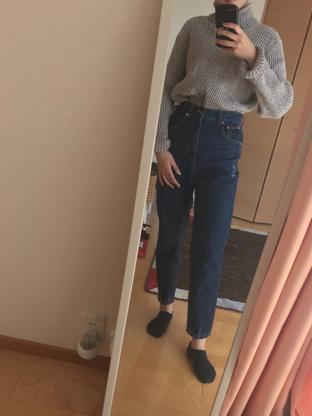 「ＡＮＤＪのアイテム（デニムパンツ、ブルー系）」を使った、Remiさん（レディース・156cm）の冬コーディネートの1枚目の写真