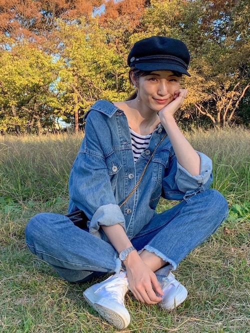出岡美咲(izu)｜CONVERSEのスニーカーを使ったコーディネート WEAR