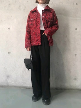 「アイテム（デニムジャケット、レッド系）」を使った、me+emselectさん（レディース・166cm）の秋コーディネート