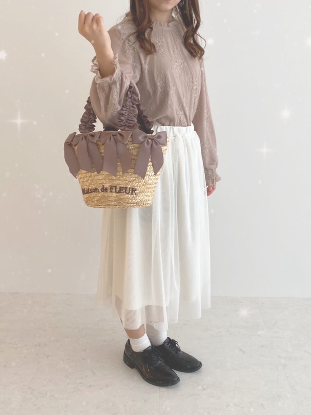 「大人ガーリー、きれいめカジュアル、かごバッグ、メゾンドフルール、はるコーデ」｜「Maison de FLEURのアイテム（かごバッグ、ベージュ系）」を使った、yukinaさん（レディース・145cm）の春コーディネートの1枚目の写真