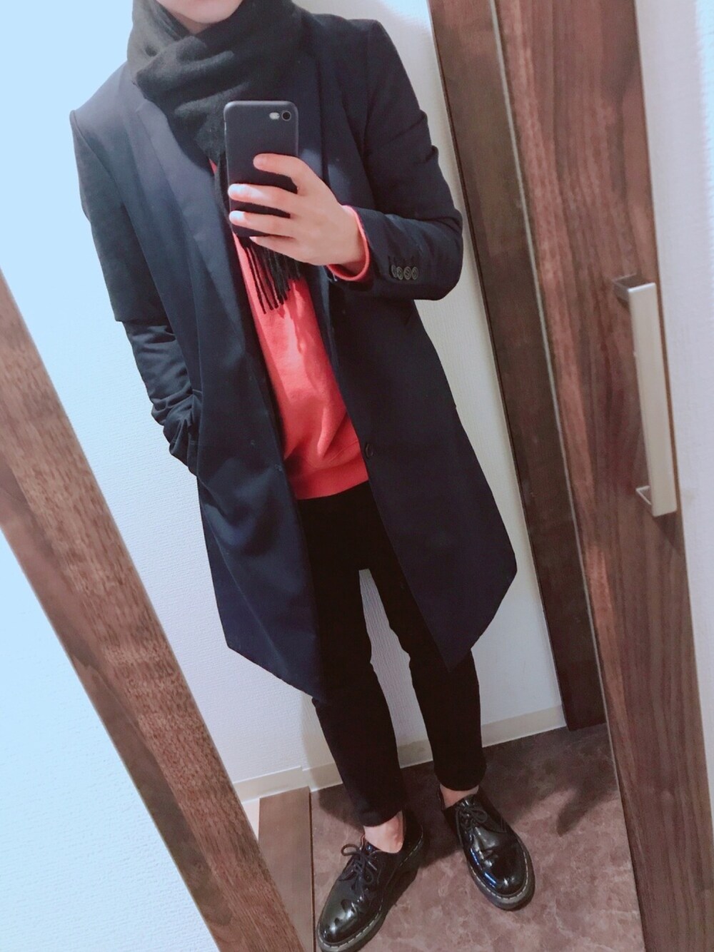 「シンプルコーデ、おしゃれさんと繋がりたい、今日のコーデ、きれいめカジュアル、大人カジュアル、低身長、コート」｜「green label relaxingのSC GLR カシミヤ 無地 マフラー（マフラー、ブラック系）」を使った、しろさん（メンズ・163cm）の冬コーディネートの1枚目の写真