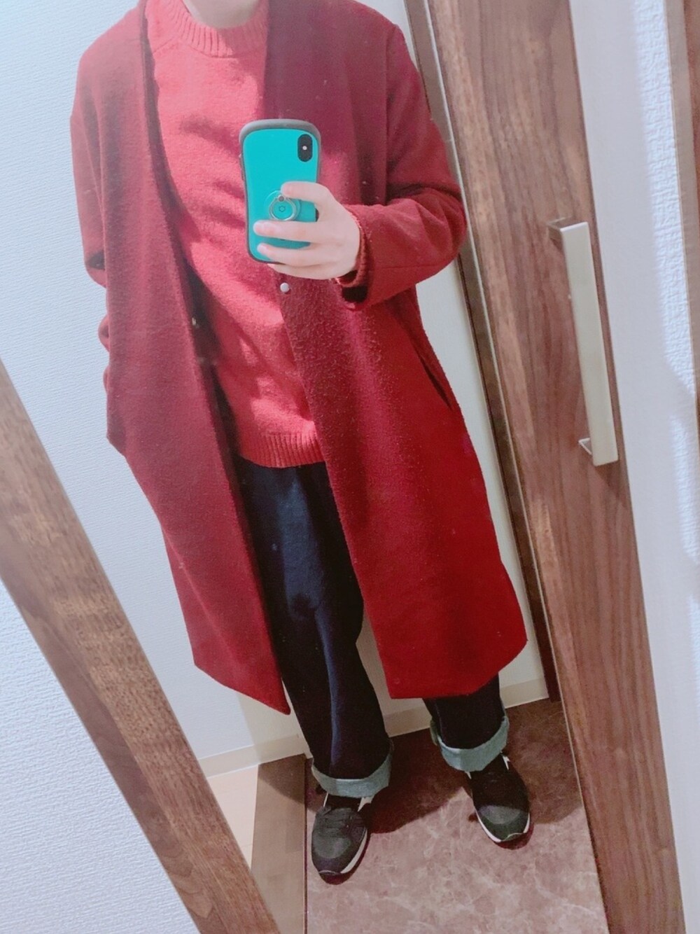 「シンプルコーデ、今日のコーデ、はるコーデ、大人カジュアル、オーバーサイズ、ワイドパンツ、プチプラ、スニーカー、低身長、春コーデ」｜「GUのアイテム（ニット/セーター、ベージュ系）」を使った、しろさん（メンズ・163cm）の春コーディネートの1枚目の写真