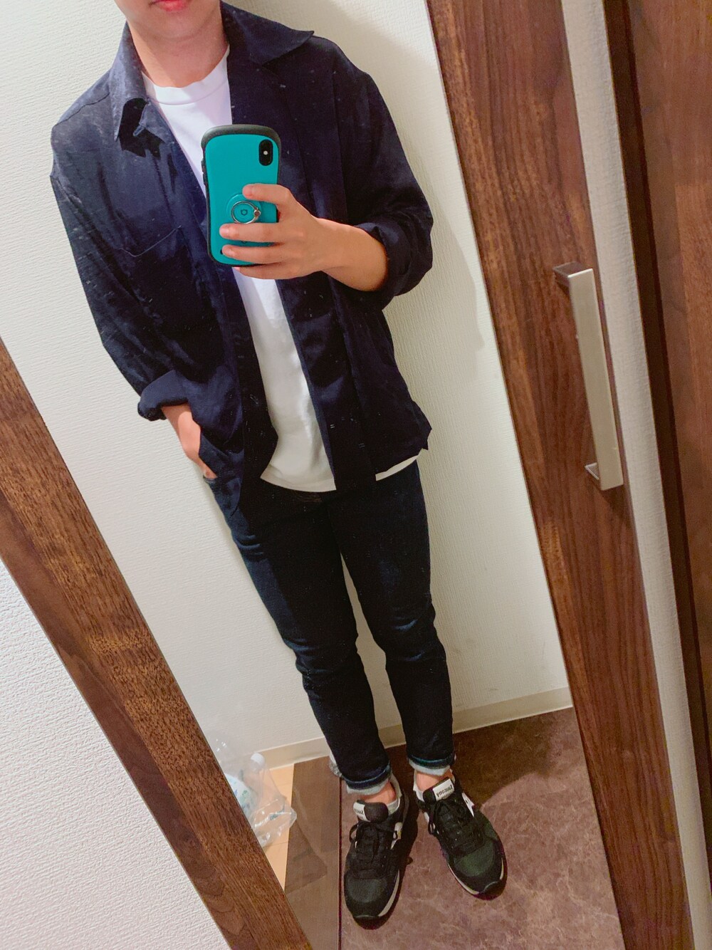 「秋、オーバーサイズ、カジュアル、UNIQLO、プチプラ、プチプラコーデ、GU、スニーカー、ootd、シャツコーデ」｜「LIDNMのLIDNM/リドム/ビンテージサテンオープンカラーシャツ（シャツ/ブラウス、ブルー系）」を使った、しろさん（メンズ・163cm）の秋コーディネートの1枚目の写真