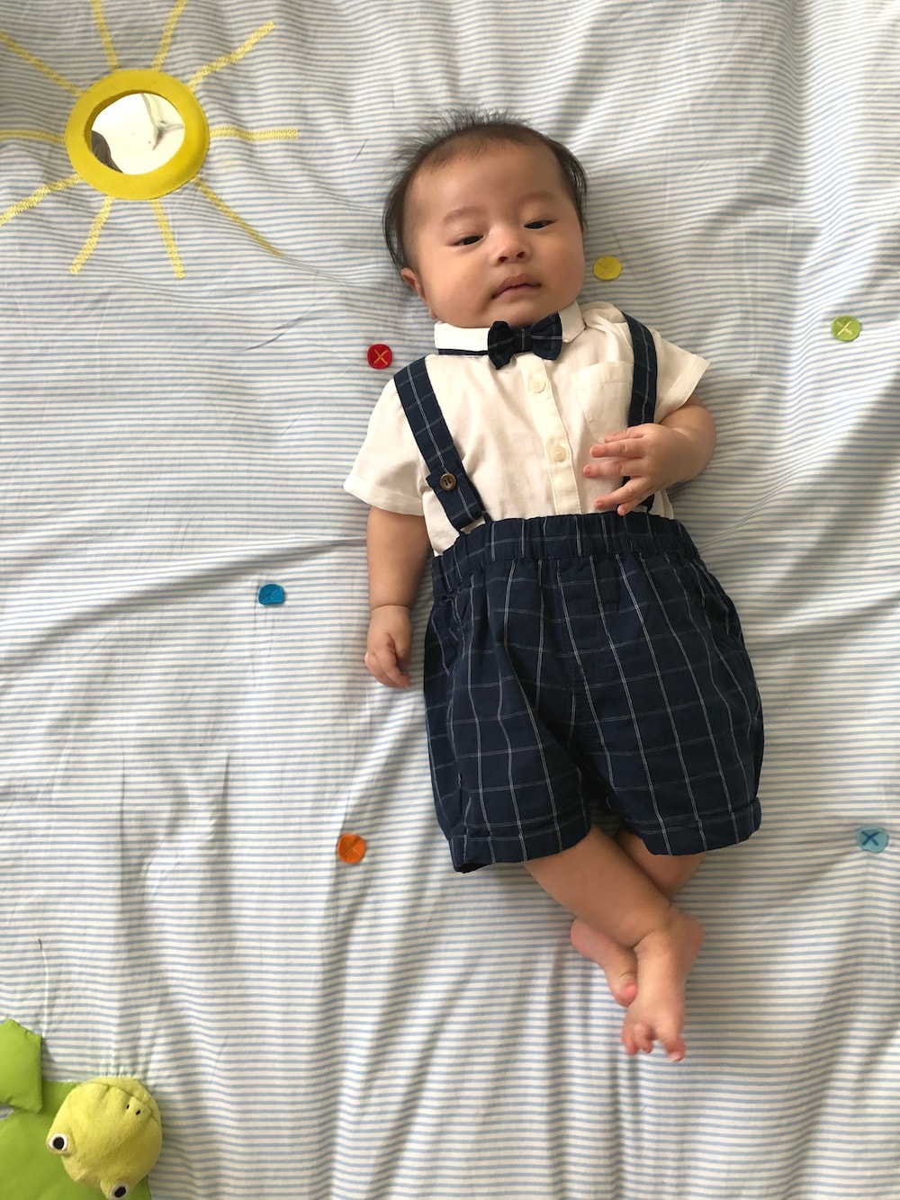 「０歳、お食い初め、息子」｜「nextのアイテム（オールインワン・サロペット、ブルー系）」を使った、kichukeさん（メンズ・70cm）の秋コーディネートの1枚目の写真