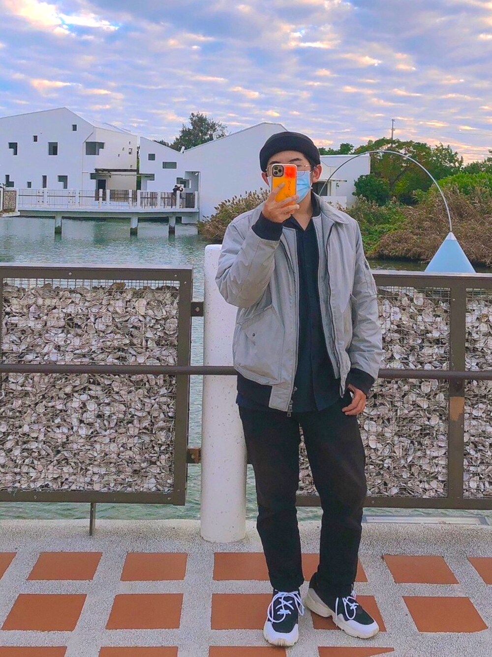 「ootd、winter、冬コーデ、冬、冬のコーデ、adidas、Levi's、nautica、街頭穿搭、球鞋」｜「NAUTICAのアイテム（MA-1、グレー系）」を使った、Gorbinzsheさん（メンズ・170cm）の冬コーディネートの1枚目の写真