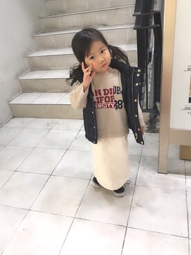 「petit main（プティマイン）のアイテム（ダウンベスト）」を使った、uta   さん（キッズ・100cm）の春コーディネート