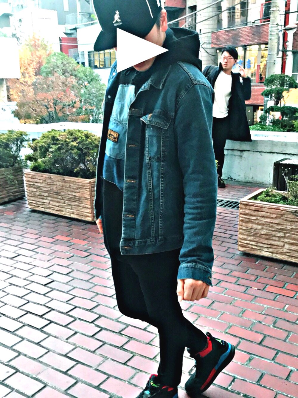 「ドラフトナイキ、ストリート、授業終わり、ナイキ」｜「NIKEのアイテム（モカシン/デッキシューズ、ブラック系）」を使った、ゆいさん（メンズ・172cm）の冬コーディネートの1枚目の写真