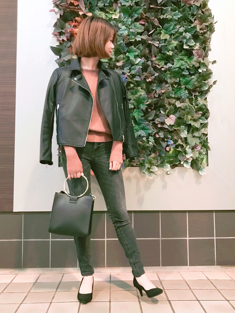 「UNIQLO、GU、UNIQLOとGU、プチプラコーデ、カシミヤ、ライダース、スーパーストレッチスキニー、スキニーデニム」｜「GUのアイテム（ライダースジャケット、ブラック系）」を使った、ゆっこさん（レディース・161cm）の夏コーディネートの1枚目の写真