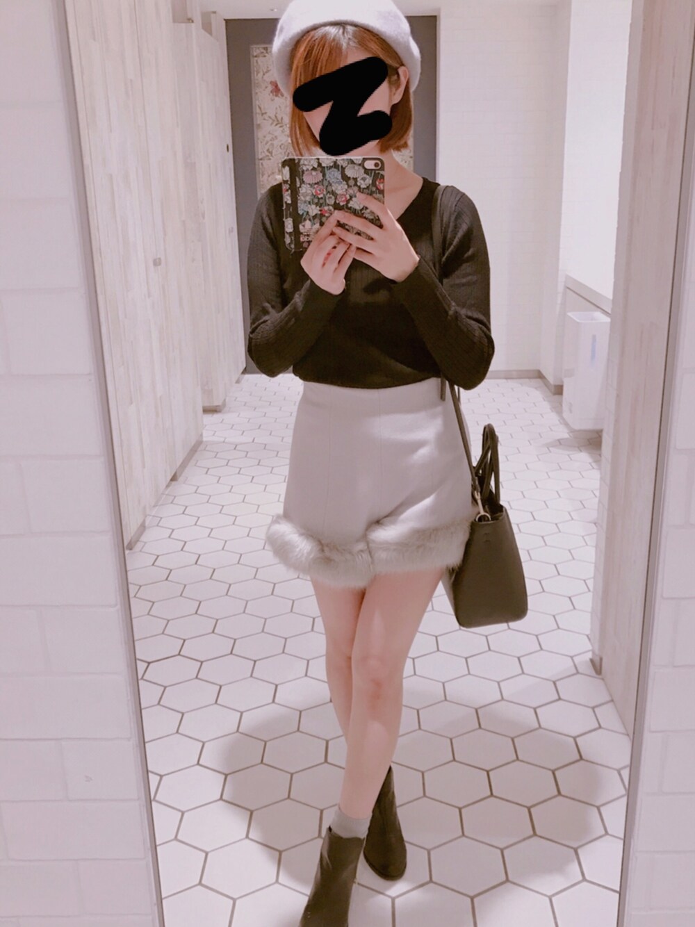「量産型、Lily Brown、ファーショーパン、ファー小物、GU、GUコーデ、ベレー帽、秋のコーデ」｜「GUのアイテム（ニット/セーター、ブラック系）」を使った、ゆっこさん（レディース・161cm）の秋コーディネートの1枚目の写真