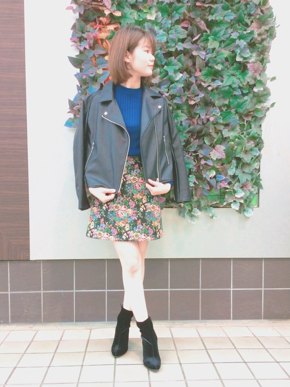 「全身GU、出勤コーデ、GU、ジユジョ、ゴブラン、レザージャケット、ラブアンドピース2017」｜「GUのアイテム（ライダースジャケット、ブラック系）」を使った、ゆっこさん（レディース・161cm）の秋コーディネートの1枚目の写真