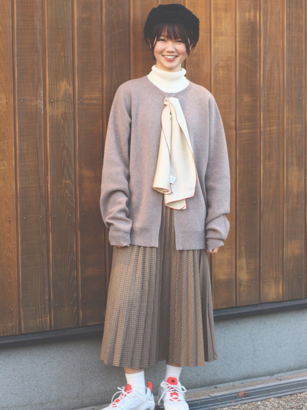 「休日スタイル、ROKU、GU、BEAUTY&YOUTH UNITED ARROWS、NIKEshox、NIKE、ZARA、カシミヤ」｜「6のアイテム（トップス、ブラウン系）」を使った、ゆっこさん（レディース・161cm）の冬コーディネートの1枚目の写真