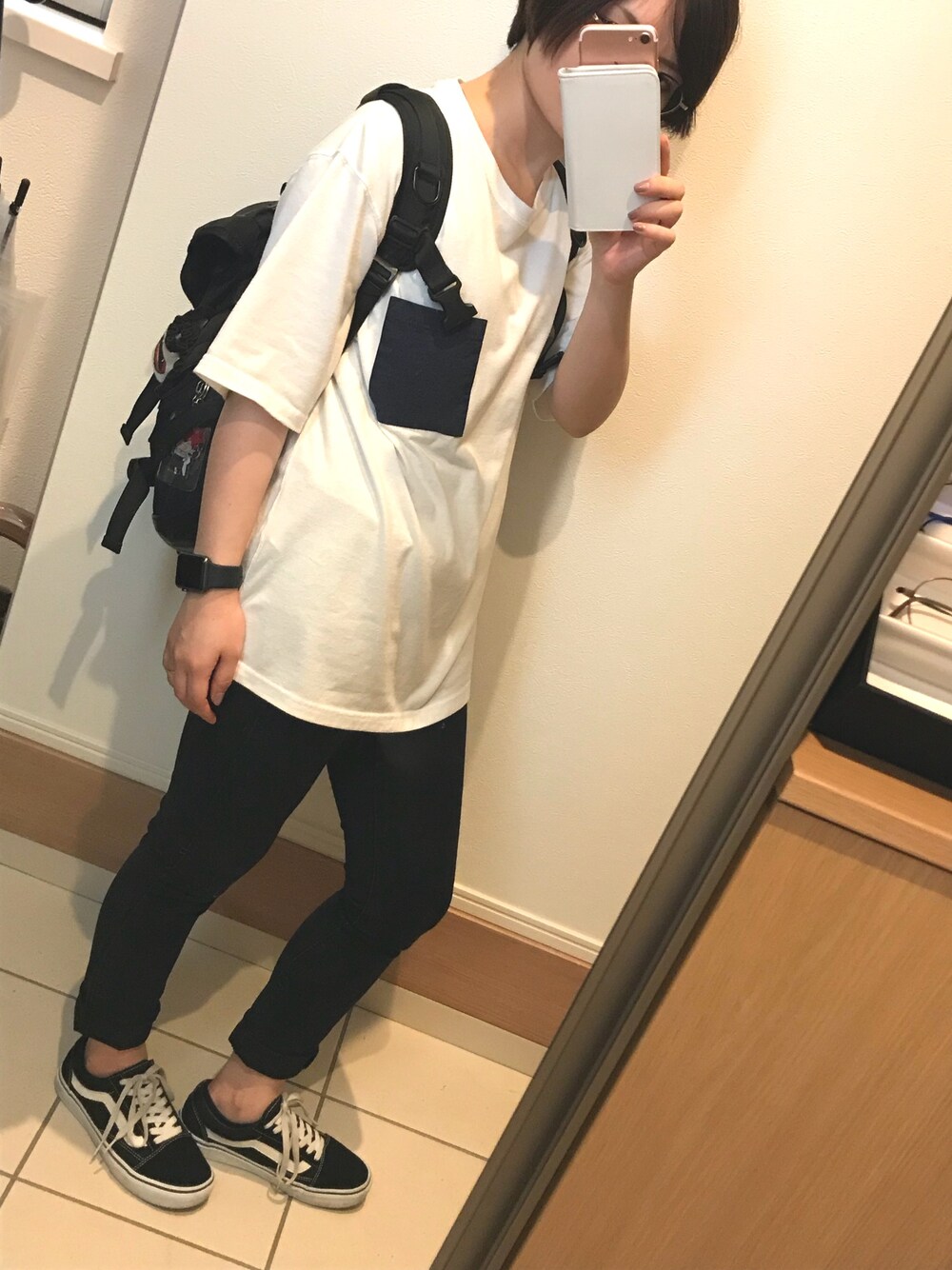 「スキニー、ゆるT、ゆるトップス、VANS、モノトーン、シンプル、ストリート、カジュアル、メメントイズム(MEMENTISM)」｜「green label relaxingのアイテム（Tシャツ/カットソー、ホワイト系）」を使った、hazukiさん（レディース・152cm）の秋コーディネートの1枚目の写真