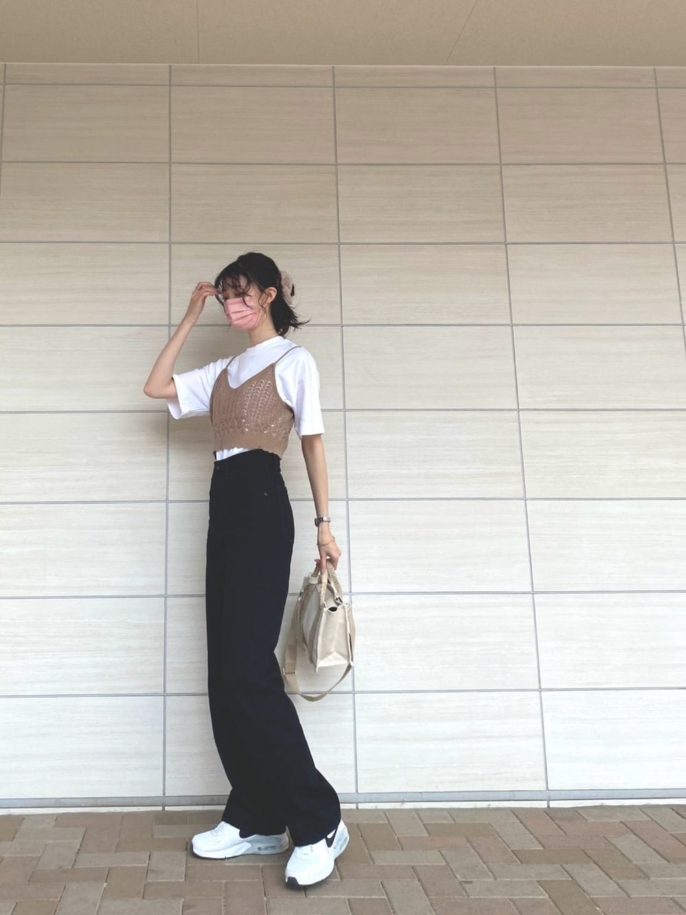 「これが私をアゲる服、休日スタイル、カジュアル、ラクチンコーデ、パンツスタイル、ootd、高身長女子、デート」｜「GUのアイテム（Tシャツ/カットソー、ホワイト系）」を使った、🐹さん（レディース・170cm）の春コーディネートの1枚目の写真