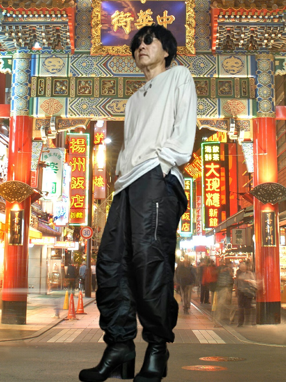 「カットソー、ブーツ、ストリート、レイヤードスタイル、カーゴパンツ、no.、Random Identities」｜「NOのアイテム（Tシャツ/カットソー、ベージュ系）」を使った、msg1961さん（メンズ・170cm）の夏コーディネートの1枚目の写真