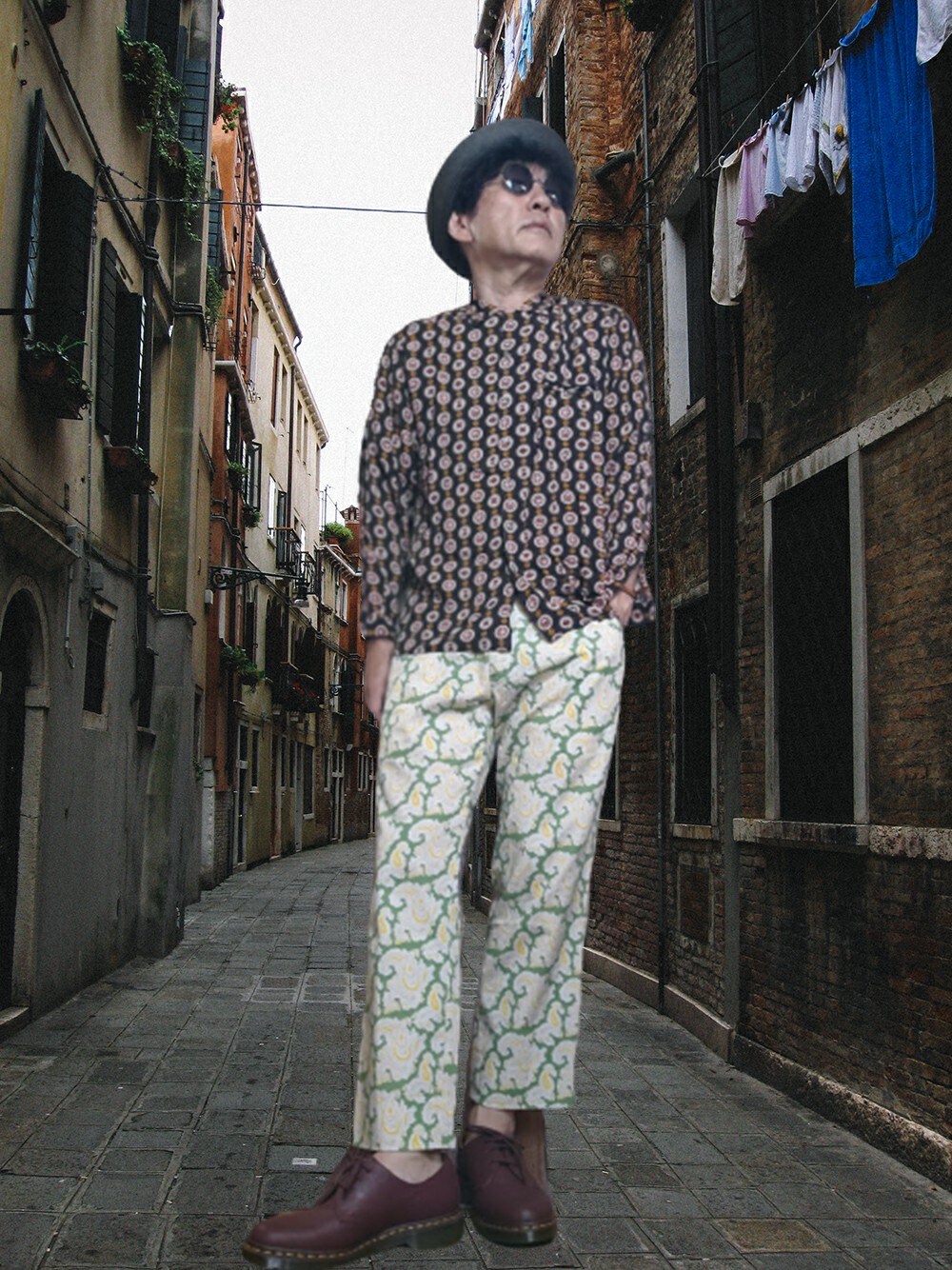 「WACKO MARIA 、TOM FORD、ストローハット、80s、シャツスタイル、総柄パンツ、パナマハット、総柄シャツ、相互フォロー」｜「GARAMONDOの懐かしの80年代GALAMONDの総柄レーヨンシャツ（シャツ/ブラウス、ブラウン系）」を使った、msg1961さん（メンズ・170cm）の夏コーディネートの1枚目の写真