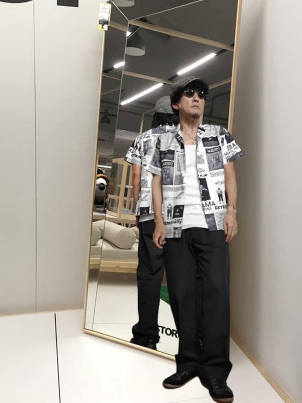 「アロハシャツ、柄シャツ、オープンカラーシャツ、タンクトップ、スラックス、タックパンツ、ワイドパンツ、ジャーマントレーナー、ハンチング、モノトーン」｜「VINTAGEのアイテム（シャツ/ブラウス、ホワイト系）」を使った、msg1961さん（メンズ・170cm）の夏コーディネートの1枚目の写真