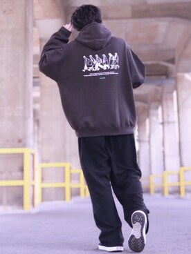 「バックプリント」｜「アイテム（福袋/福箱）」を使った、TJさん（メンズ・177cm）の秋コーディネート