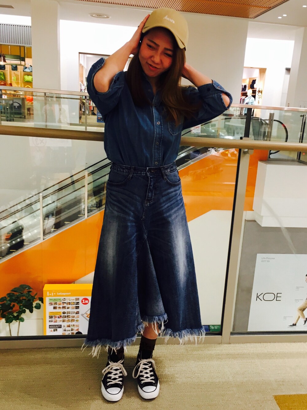「AVIREX、AVIREXBelle、EXPOCITY、春、カジュアル、デニム、デニムオンデニム、シャツイン、ゆるコーデ、spring」｜「AVIREXのavirex/ アヴィレックス / タイプブルー七分袖 ステッチシャツ/ TYPE BLUE 3/4SL STICHING SHIRT（シャツ/ブラウス、ブルー系）」を使った、TANAKAさん（レディース・158cm）の春コーディネートの1枚目の写真