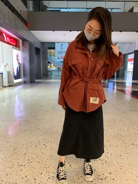 「アイテム（ミリタリージャケット、レッド系）」を使った、TANAKAさん（レディース・158cm）の秋コーディネート