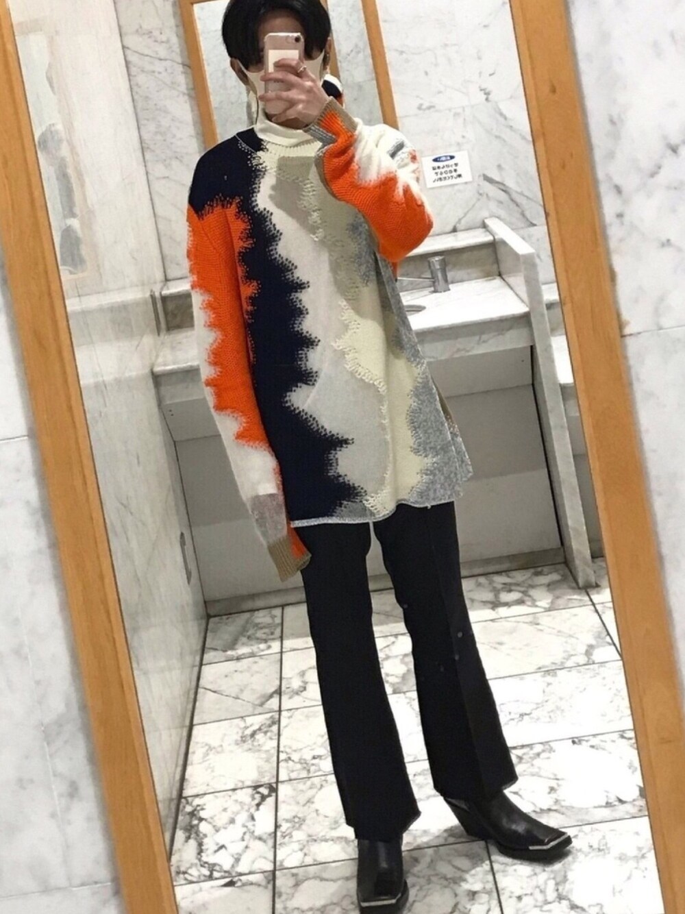 「モード、シースルー、ニット、フレアパンツ、Earth, Wind & Fire、funk」｜「JIL SANDERのJIL SANDER Sweaters（ニット/セーター、ホワイト系）」を使った、Rさん（メンズ・31cm）の秋コーディネートの1枚目の写真