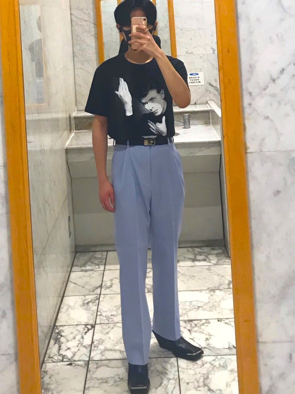 「モード、バンドT、古着、カラーパンツ、David Bowie、Glam Rock」｜「David BowieのOfficial Merch（Tシャツ/カットソー、ブラック系）」を使った、Rさん（メンズ・244cm）の春コーディネートの1枚目の写真