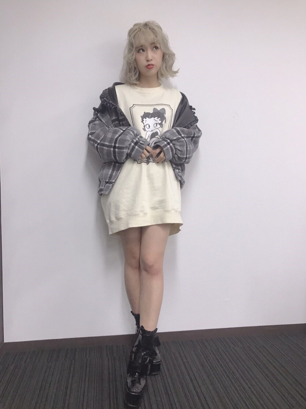 「Last Virginのアイテム（ワンピース、ホワイト系）」を使った、fuukaさん（レディース・157cm）の秋コーディネートの1枚目の写真