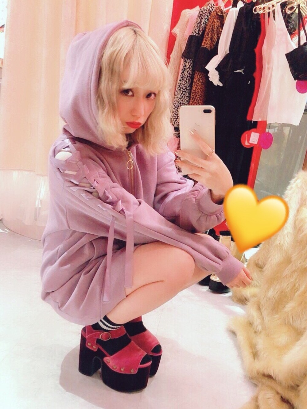 「oneway、LastVirgin、ウラケ、スウェット」｜「onewayのアイテム（ワンピース、パープル系）」を使った、fuukaさん（レディース・157cm）の春コーディネートの1枚目の写真