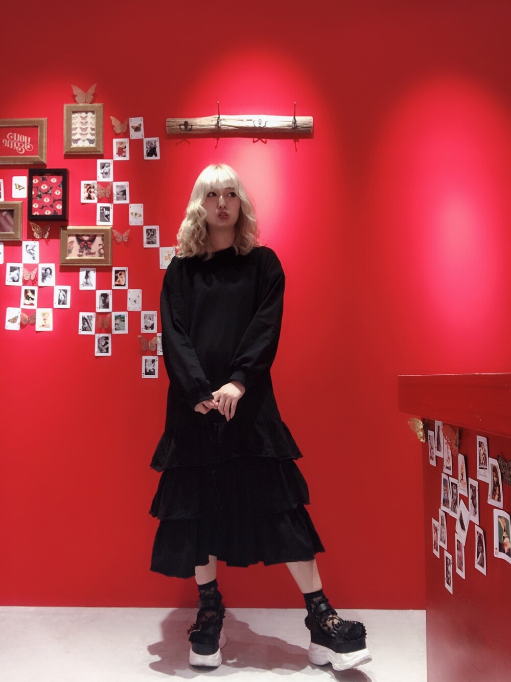 「LastVirgin、スニーカーサンダル、ウラケ」｜「Last Virginのアイテム（ワンピース、ブラック系）」を使った、fuukaさん（レディース・157cm）の夏コーディネートの1枚目の写真