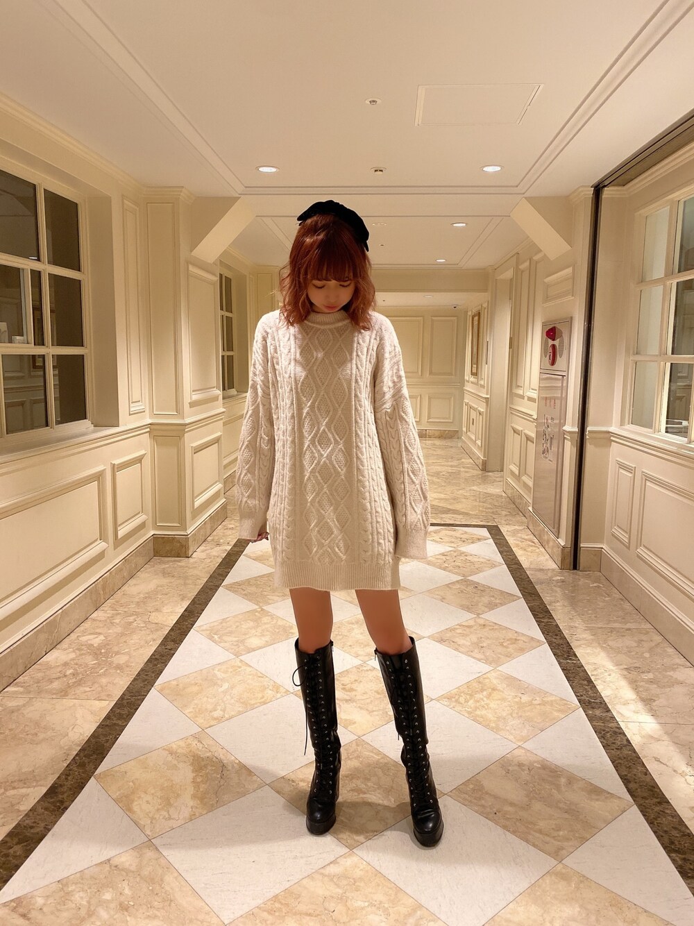 「私の推しブランド、ニットワンピース、リボンバレッタ、ニットコーデ、レースアップブーツ」｜「Rumのアイテム（ワンピース、ホワイト系）」を使った、fuukaさん（レディース・157cm）の冬コーディネートの1枚目の写真