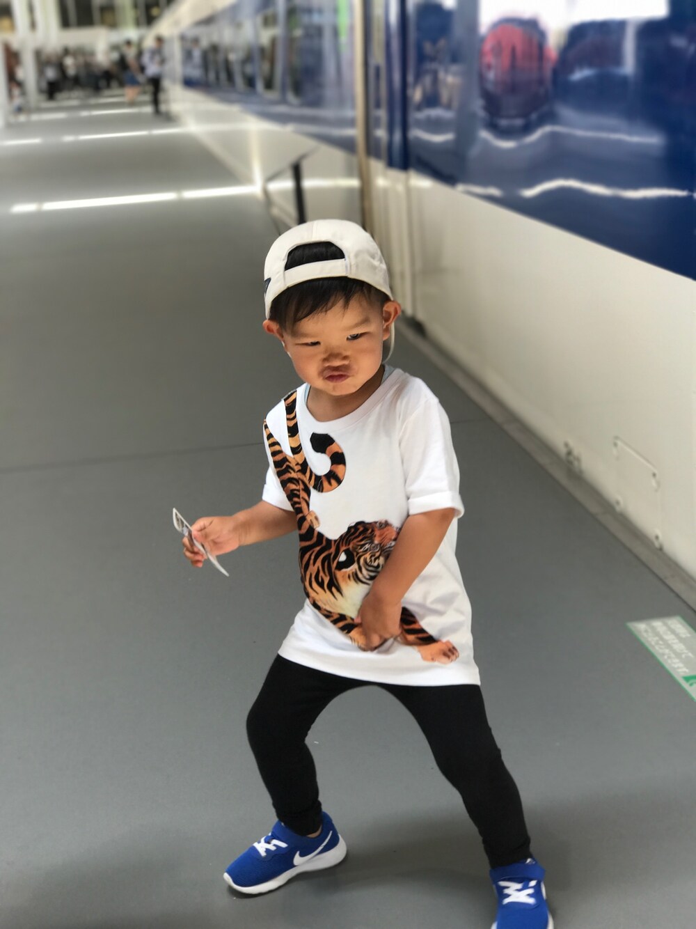 「京都鉄道博物館」｜「NIKEのNIKE/ナイキ タンジュンPSV（スニーカー、ブルー系）」を使った、龍之介さん（キッズ・110cm）の夏コーディネートの1枚目の写真
