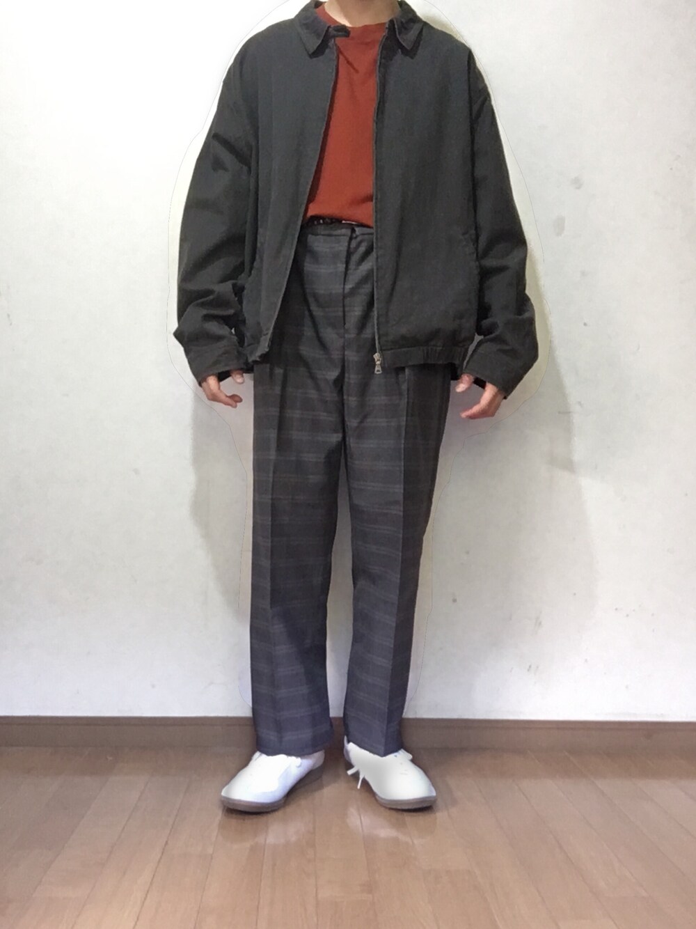 「UNIQLO U、部屋撮り、チェックパンツ、オレンジ、ダークオレンジ、Polo Ralph Lauren、春コーデ、カジュアルコーデ、ジャーマントレーナー、相互フォロー」｜「POLO RALPH LAURENのアイテム（ブルゾン、グレー系）」を使った、yu1104さん（メンズ・170cm）の春コーディネートの1枚目の写真