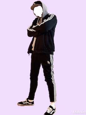 「adidas（アディダス）のアイテム（その他アウター）」を使った、TEEさん（メンズ・182cm）の冬コーディネート