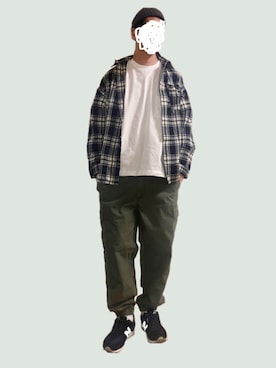 「アイテム（カーゴパンツ）」を使った、TEEさん（メンズ・182cm）の春コーディネート