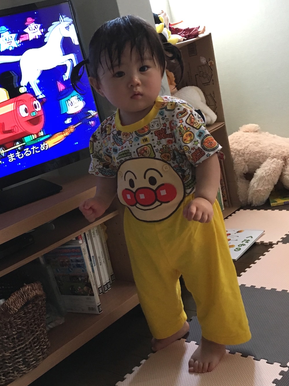 「西松屋のアイテム（ママ＆ベビー、イエロー系）」を使った、らこちゃんさん（レディース・80cm）の春コーディネートの1枚目の写真