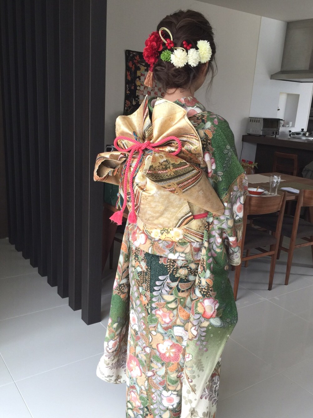 「成人式、振袖」｜「おばさんのおさがり😌のアイテム（浴衣、グリーン系）」を使った、michiruさん（レディース・156cm）の冬コーディネートの1枚目の写真