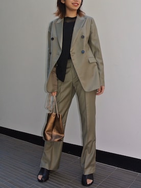 「アイテム（テーラードジャケット、グリーン系）」を使った、清水 みゆきさん（レディース・157cm）の春コーディネート