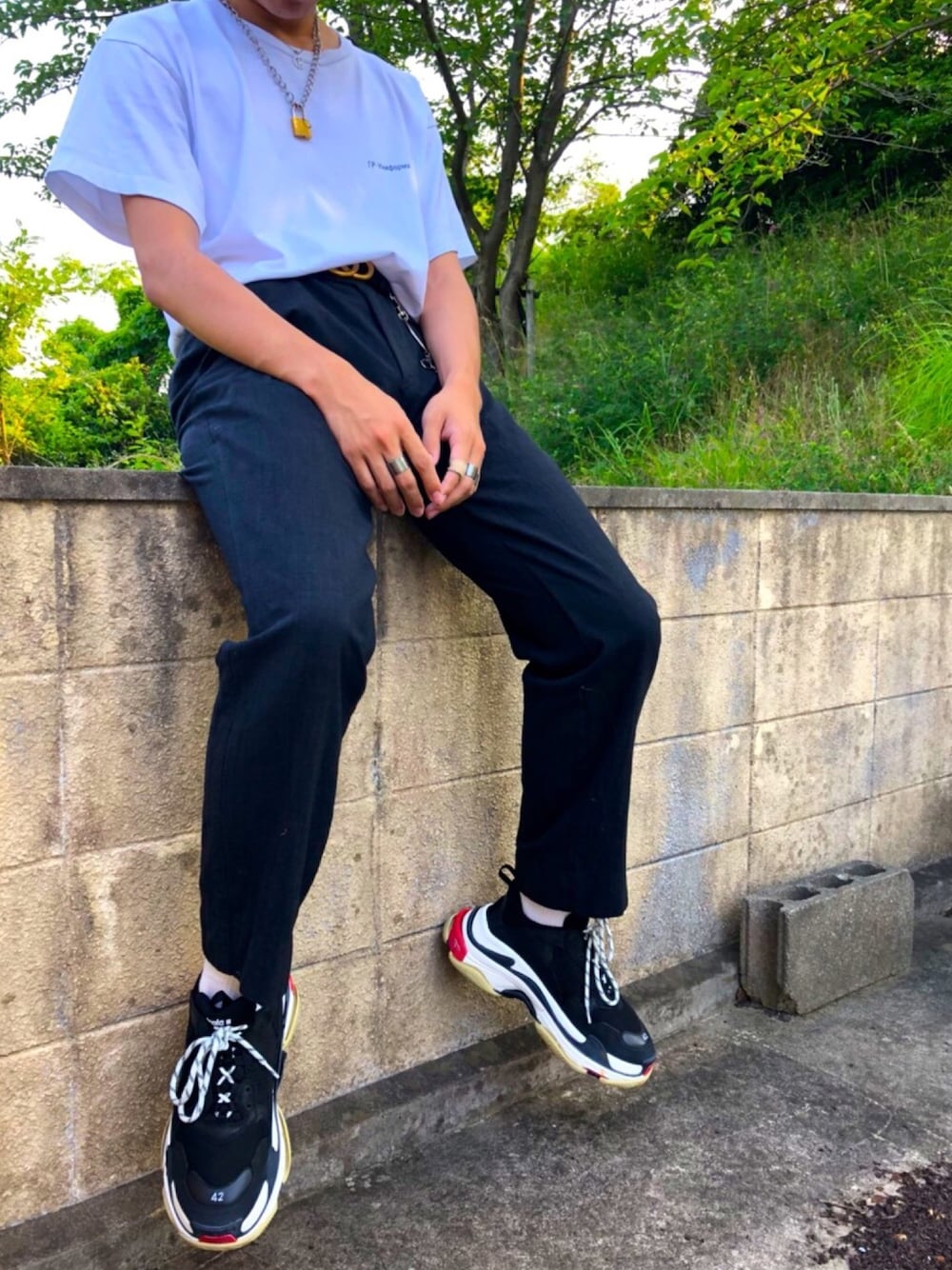 「シンプル、夏コーデ、スニーカーコーデ、半袖シャツ、白Tシャツ、大学生、おしゃれさんと繋がりたい、スラックス、GU、いいね、save、フォローお願いします🤑」｜「Gosha Rubchinskiyのアイテム（Tシャツ/カットソー、ホワイト系）」を使った、TaKuMaさん（メンズ・176cm）の夏コーディネートの1枚目の写真