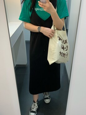「GOGOSING（ゴゴシング）のアイテム（Tシャツ/カットソー）」を使った、강さん（レディース・160cm）の夏コーディネート