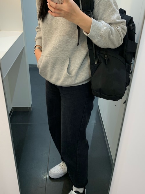 ナイキ エア フォース 1 07 Lv8 メンズシューズ スニーカー Nike Air Force 1 07 Lv8 Af1 を使ったレディース人気ファッションコーディネート Earch