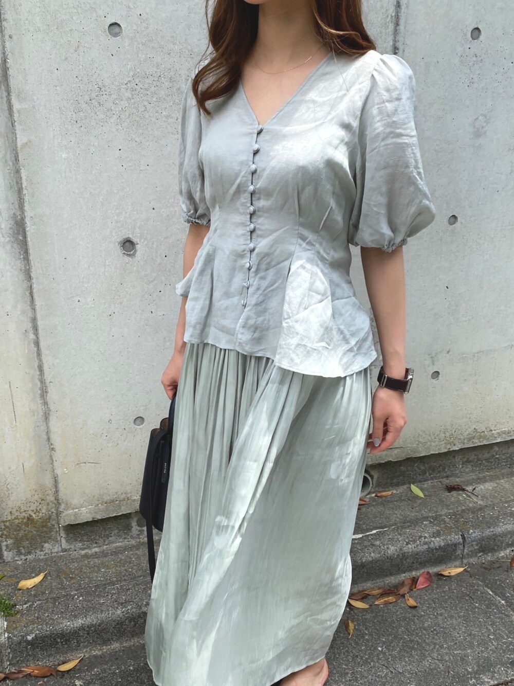 「フレイ アイディー(FRAY I.D)、FRAY I.D、みどりコーデ、春コーデ、オトナ女子」｜「FRAY I.Dのパフスリーブリネンブラウス（シャツ/ブラウス、グリーン系）」を使った、ぬ。さん（レディース・159cm）の春コーディネートの1枚目の写真