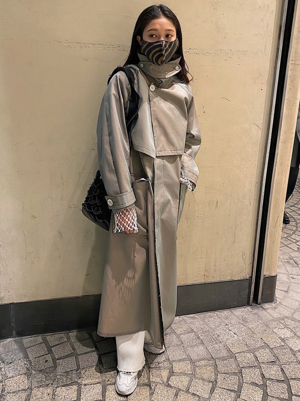 「maisonspecial、コートスタイル、ステンカラーコート、メッシュトップス、春コーデ、スプリングコート、低身長コーデ、スニーカー、春カラー、リラックススタイル」｜「MAISON SPECIALのアイテム（ジャケット/アウター、その他）」を使った、YURIEさん（レディース・153cm）の春コーディネートの1枚目の写真