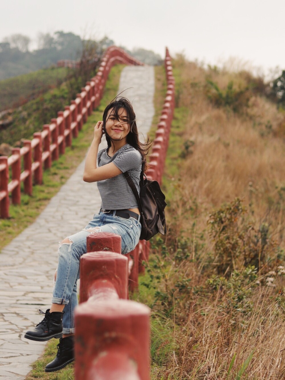 「ootd、denim、student、casual、Hong Kong、daily look」｜「American Eagleのアイテム（デニムパンツ、ブルー系）」を使った、Alice Lauさん（レディース・161cm）の春コーディネートの1枚目の写真