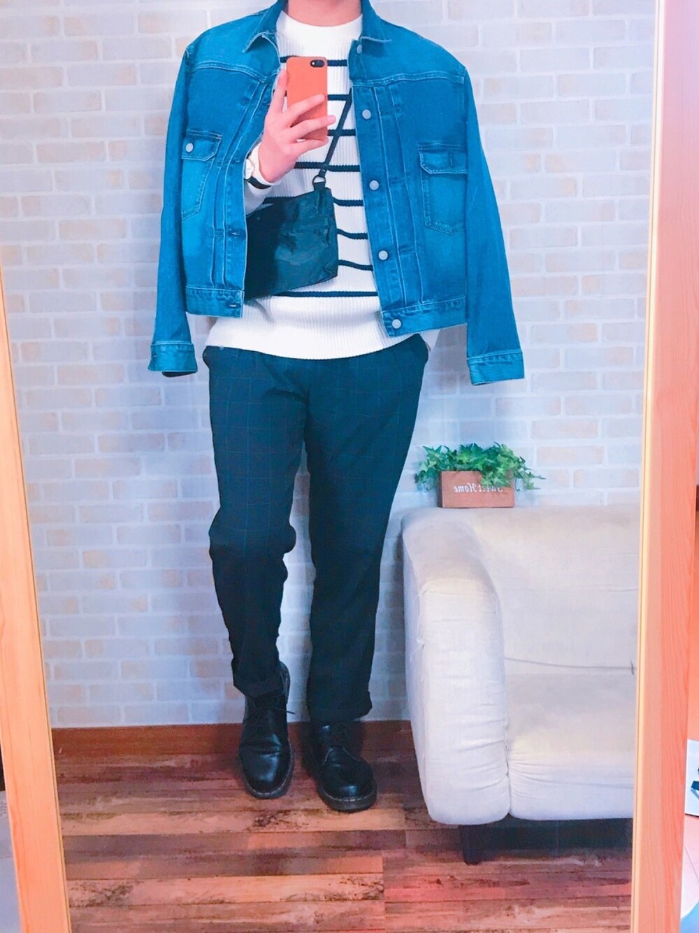 「大人カジュアル、ニット、デニム、サコッシュ、GU、HARE、nano・universe、Dr.Martens、ボーダー、アレンジ」｜「Dr. MartensのDr.Martens ドクターマーチン 1461Z 3EYE GIBSON SHOE 3ホール ギブソン シューズ 11838002 BLACK（ブーツ、ブラック系）」を使った、なっしーさん（メンズ・178cm）の冬コーディネートの1枚目の写真