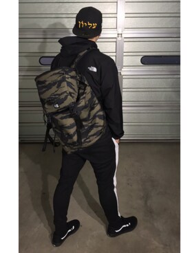 「NEWERA」｜「アイテム（ナイロンジャケット）」を使った、KenToさん（メンズ・173cm）の春コーディネート