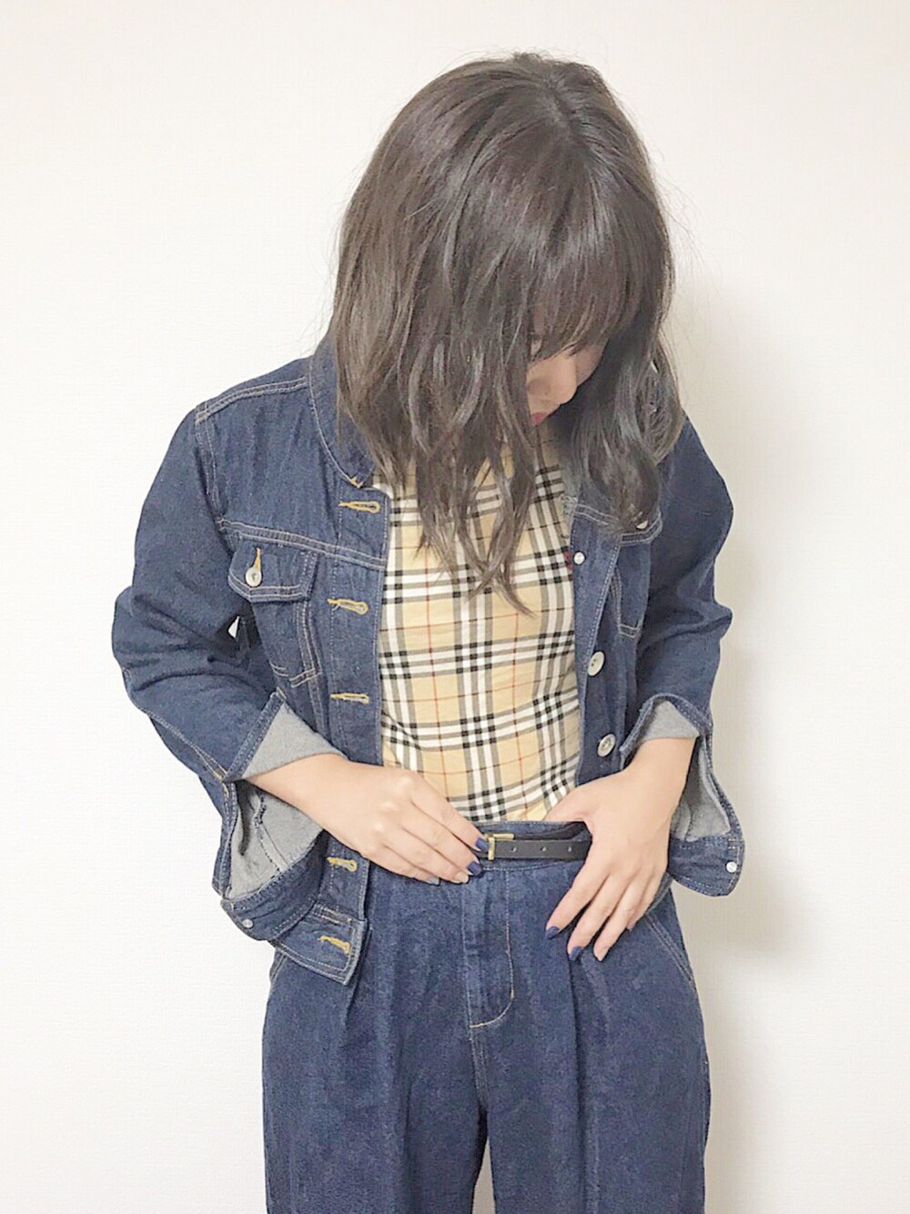 「秋服、秋コーデ、Gジャン、デニム、デニムオンデニム、デニムパンツ、denim、burberry、バーバリー、タンクトップ」｜「BURBERRYのアイテム（タンクトップ、ベージュ系）」を使った、saaさん（レディース・153cm）の秋コーディネートの1枚目の写真