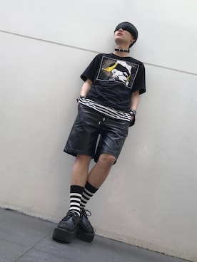 「レザーショーツ」｜いちまつ君さん（メンズ・176cm）の春コーディネート