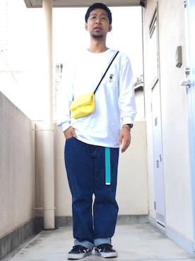 「アイテム（ボディバッグ/ウエストポーチ、イエロー系）」を使った、potehe.higeoさん（メンズ・172cm）の春コーディネート